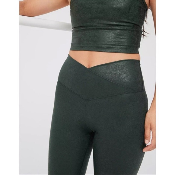 Aerie crackle legging in green - Picture 3 of 4
